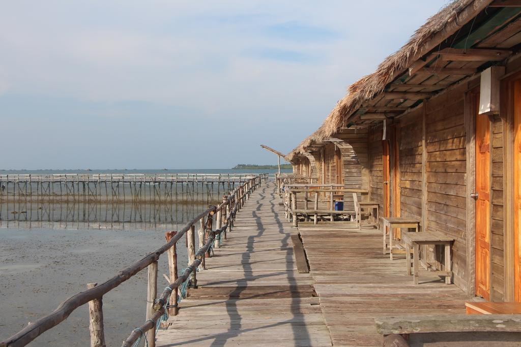 Bintan Laguna Restaurant And Resort Телукбакау Экстерьер фото